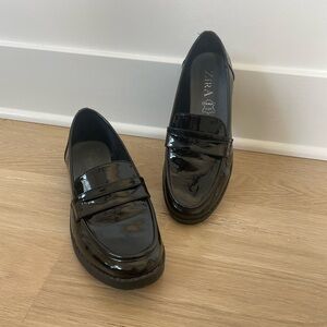 Zira Glossy Black Loafers Size 7.5 38